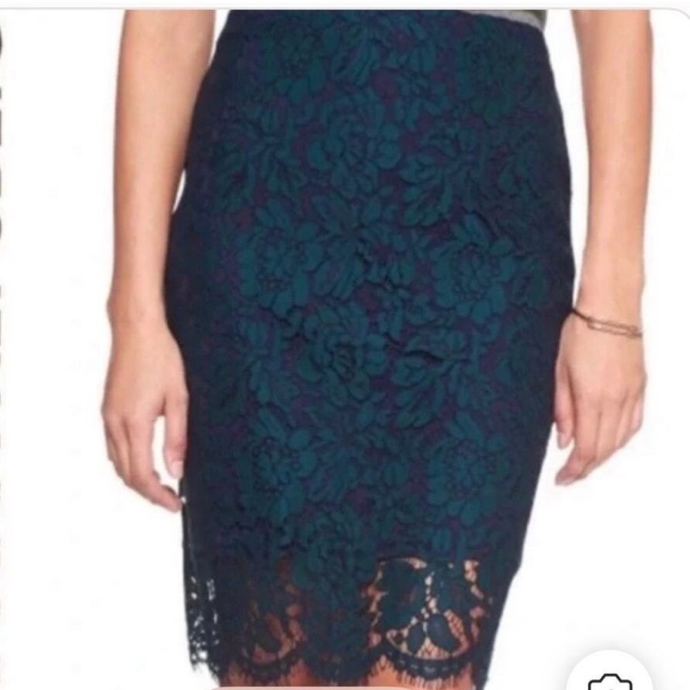 Banana Republic Women's Floral Lace Pencil Skirt. Dark Blue Green. 6 Petite.